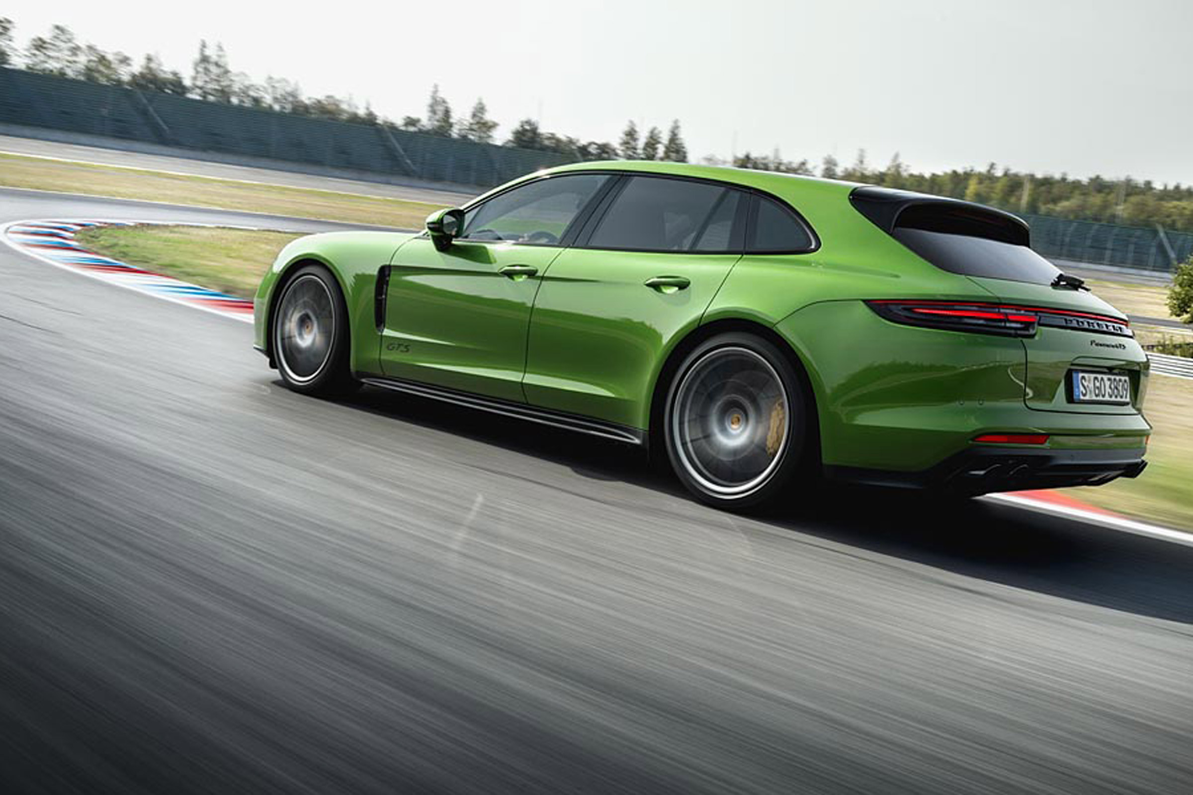 New 2018 Porsche Panamera GTS Sport Turismo