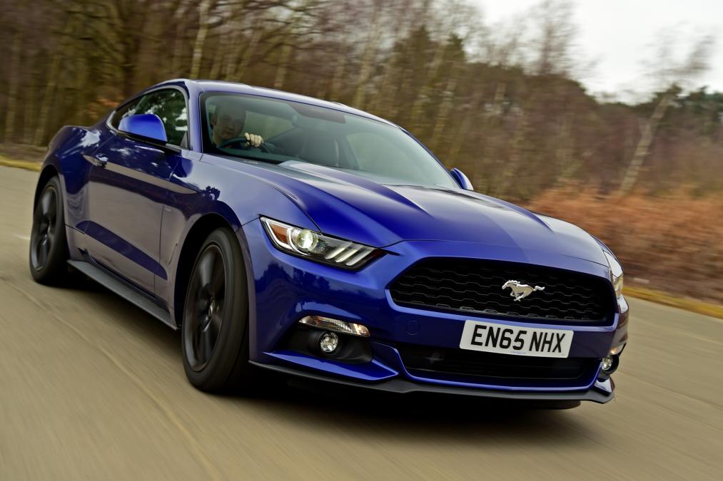 Used Ford Mustang - front action