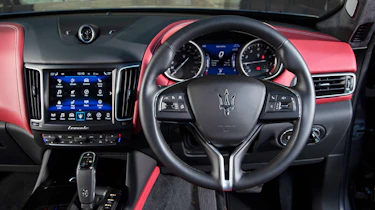 Maserati Levante GranLusso - dash