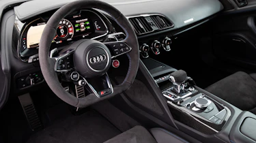Audi R8 - dash