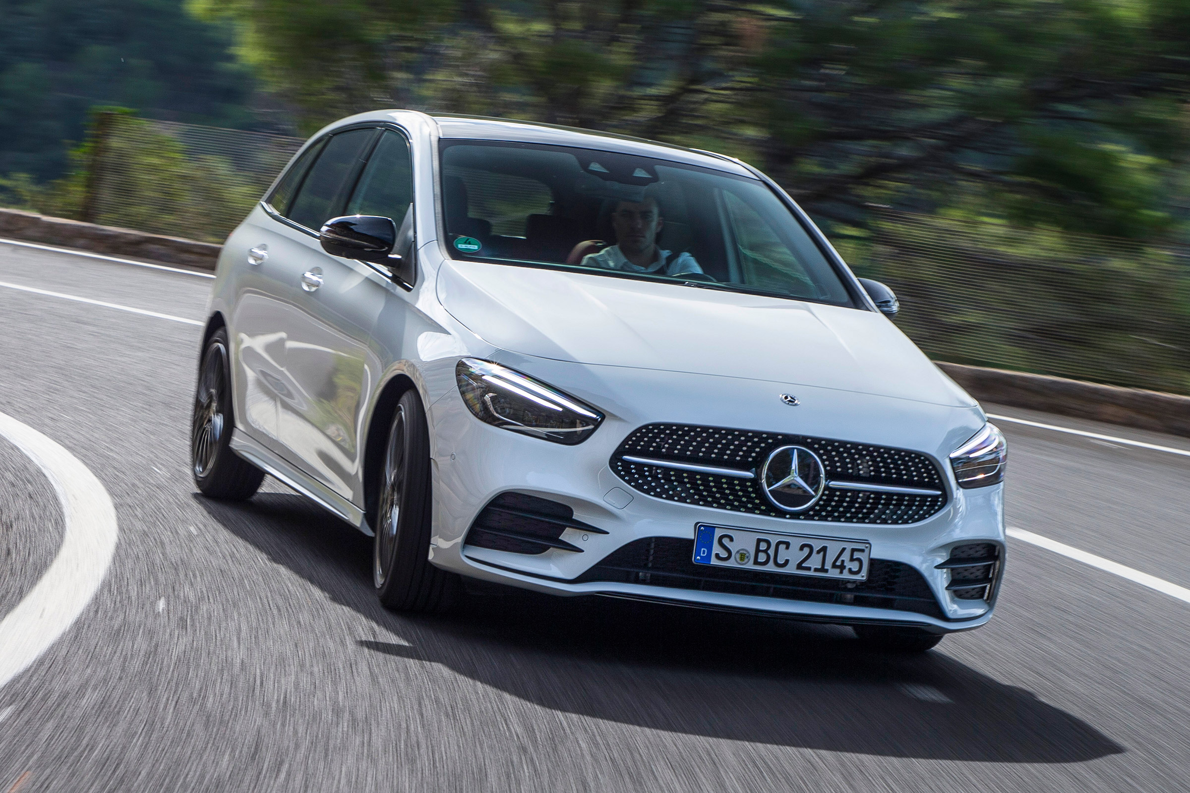 Mercedes B-Class - front action