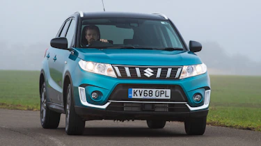 Suzuki Vitara - front action