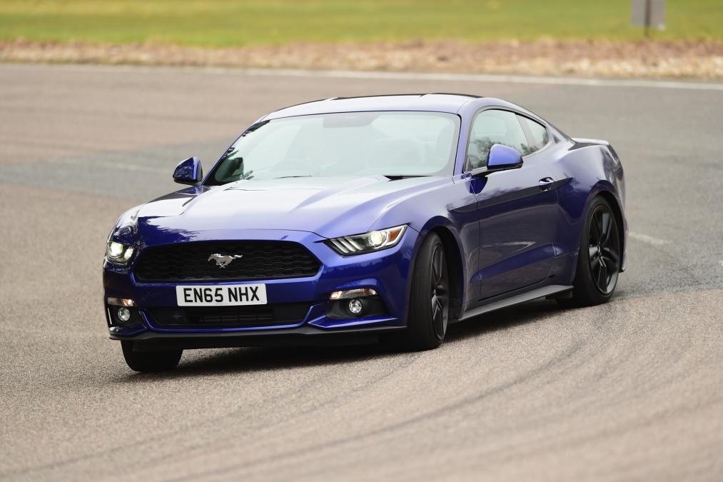 Used Ford Mustang - front cornering