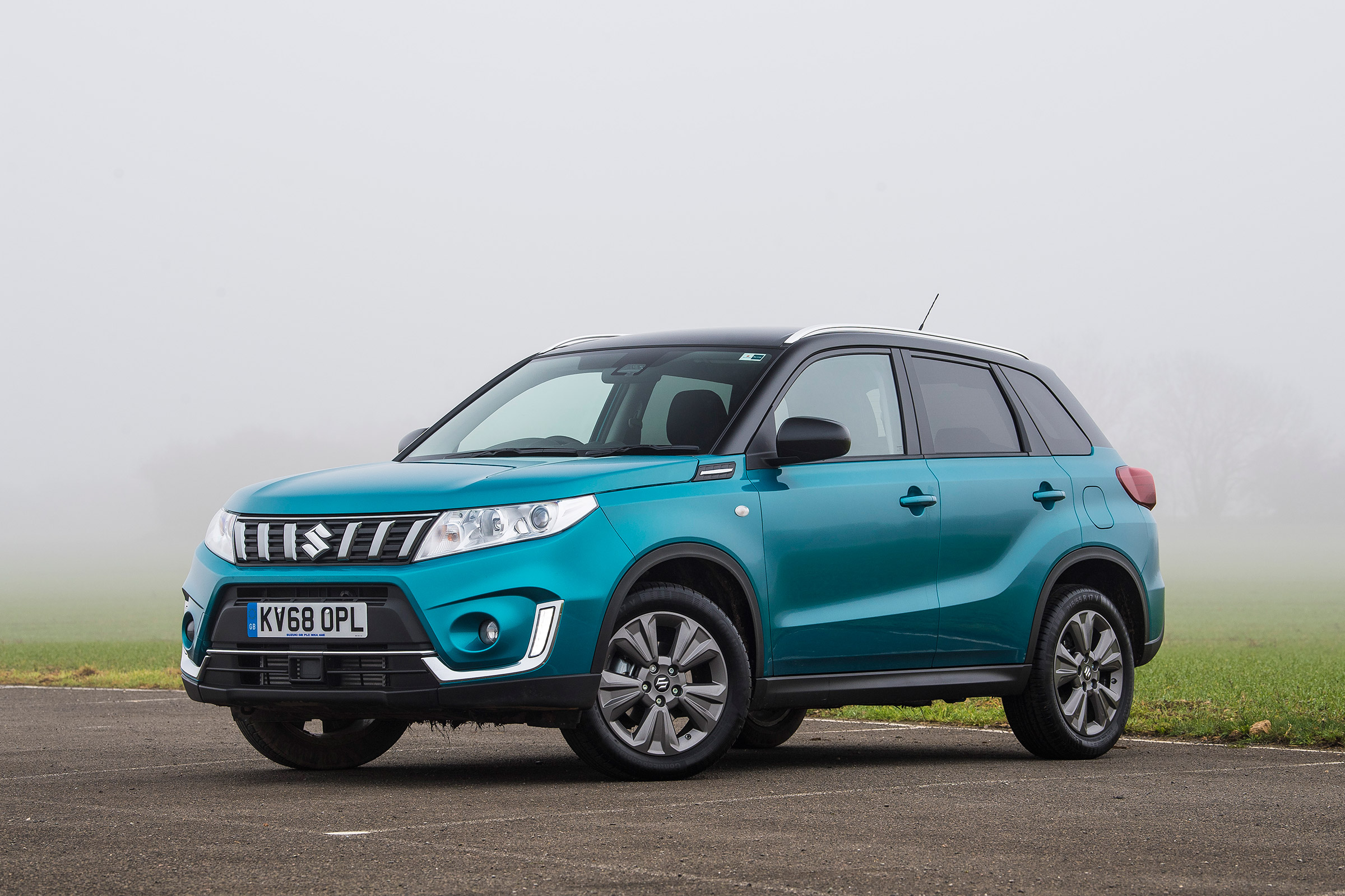 Suzuki Vitara - front static