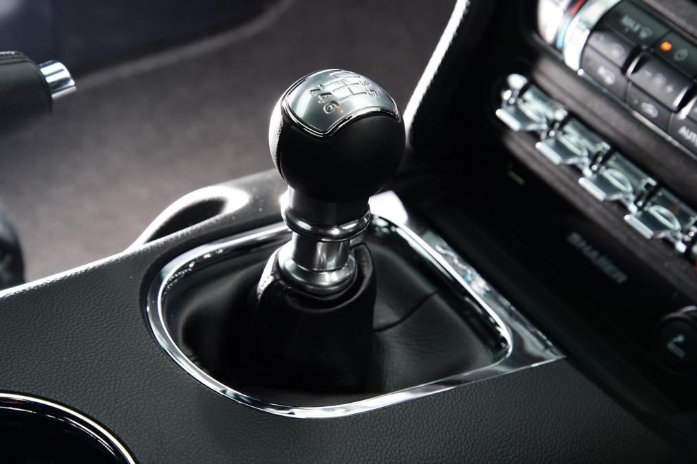 Used Ford Mustang - transmission