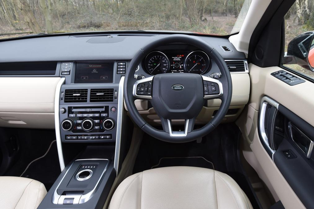 Used Land Rover Discovery Sport - dash