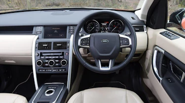 Used Land Rover Discovery Sport - dash