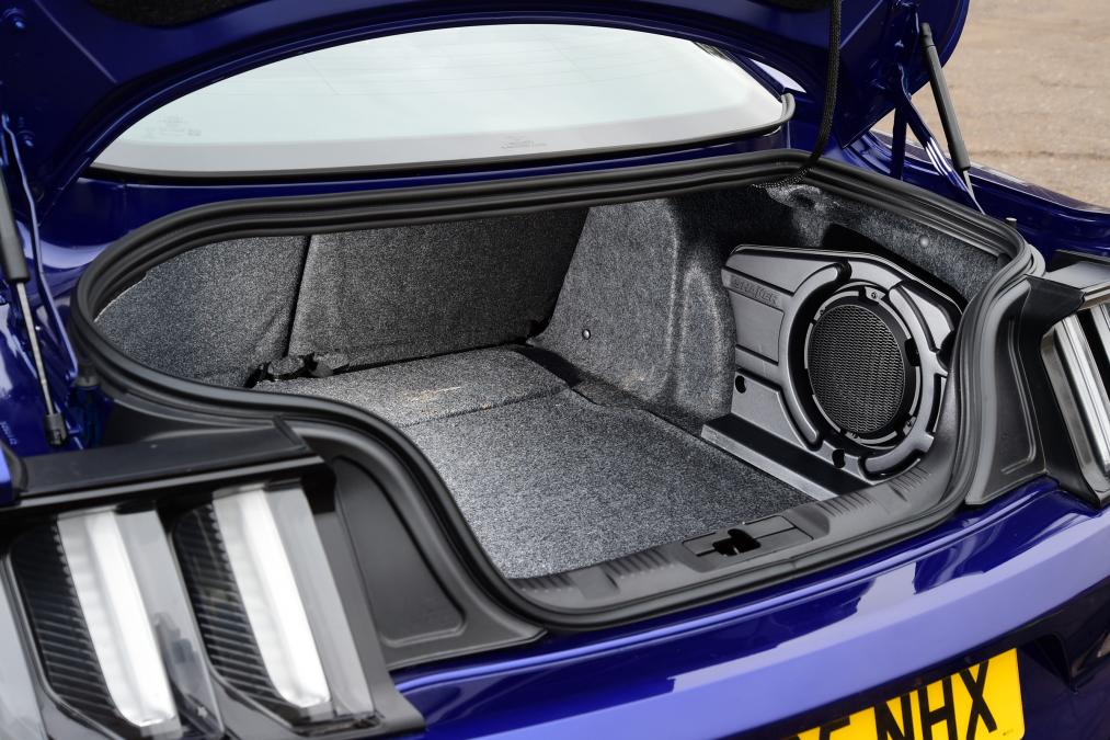 Used Ford Mustang - boot