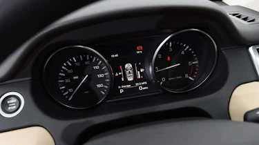 Used Land Rover Discovery Sport - dials