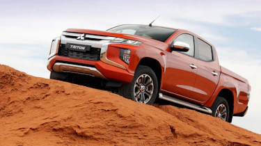 Mitsubishi L200 - front sand