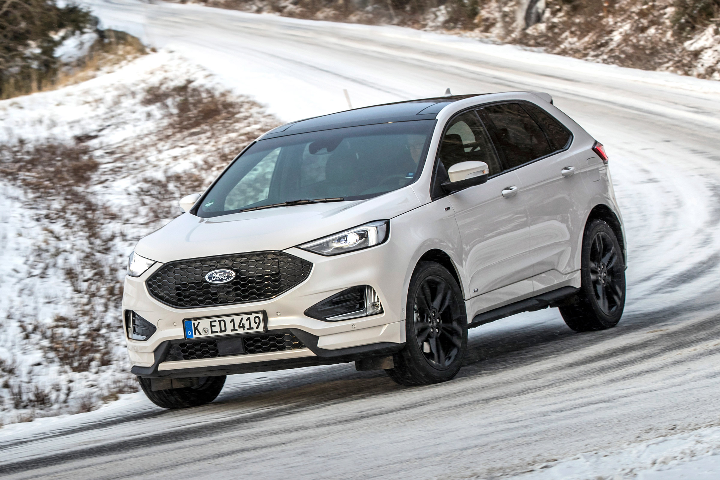 Ford Edge - front cornering