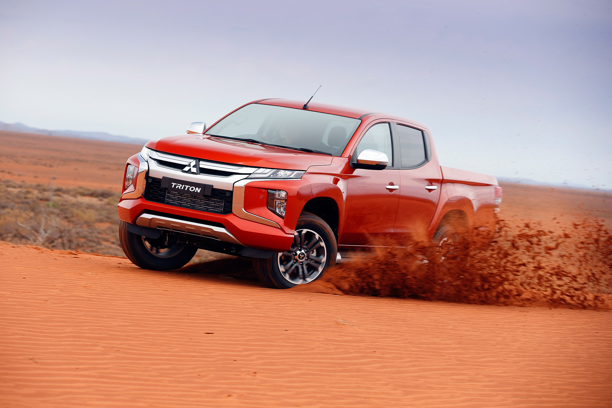 Mitsubishi L200 - front action