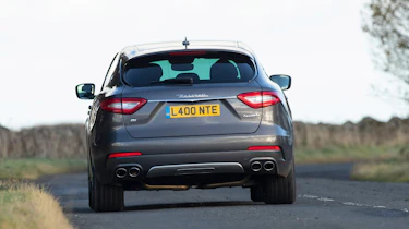 Maserati Levante GranLusso - rear tracking