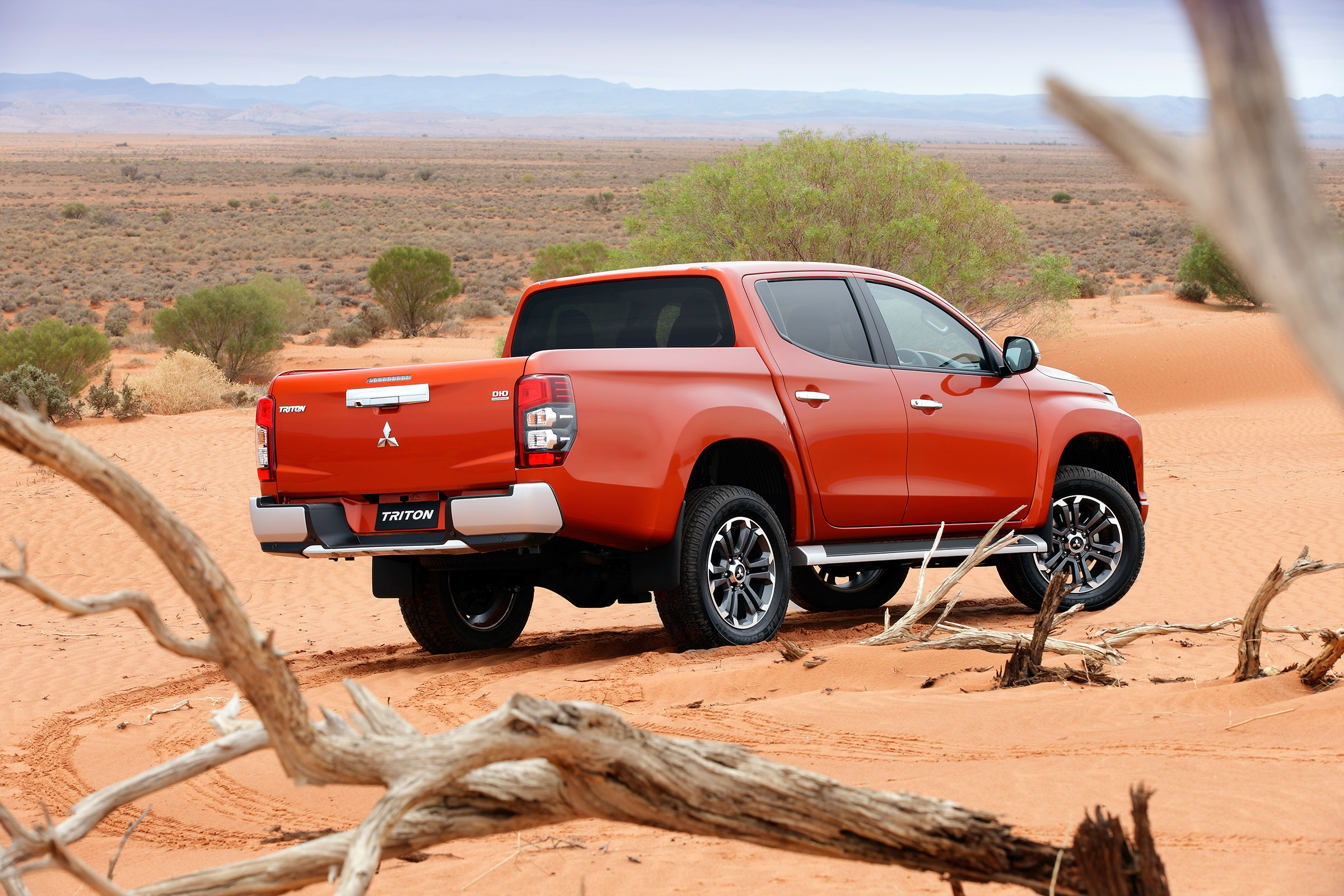 Mitsubishi L200 - rear off-road
