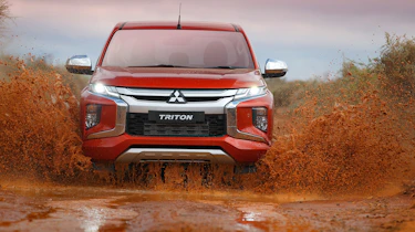 Mitsubishi L200 - full front