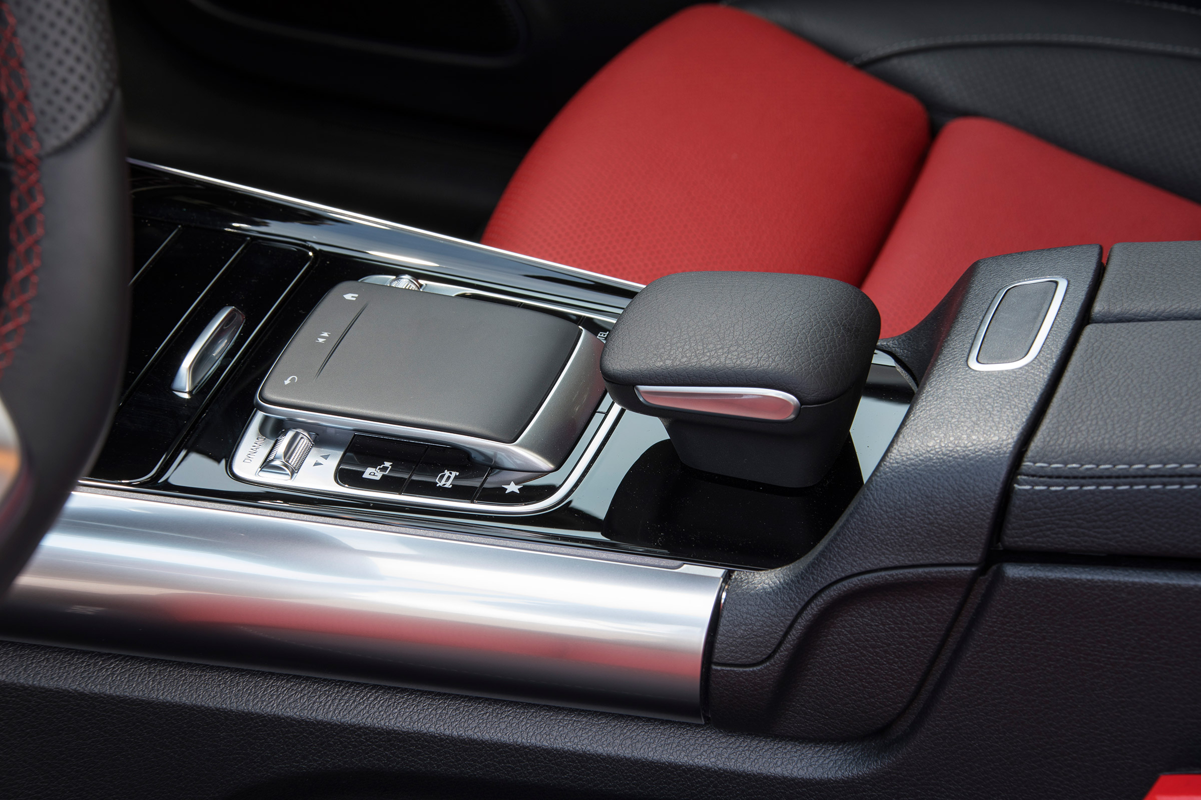 Mercedes B-Class - centre console