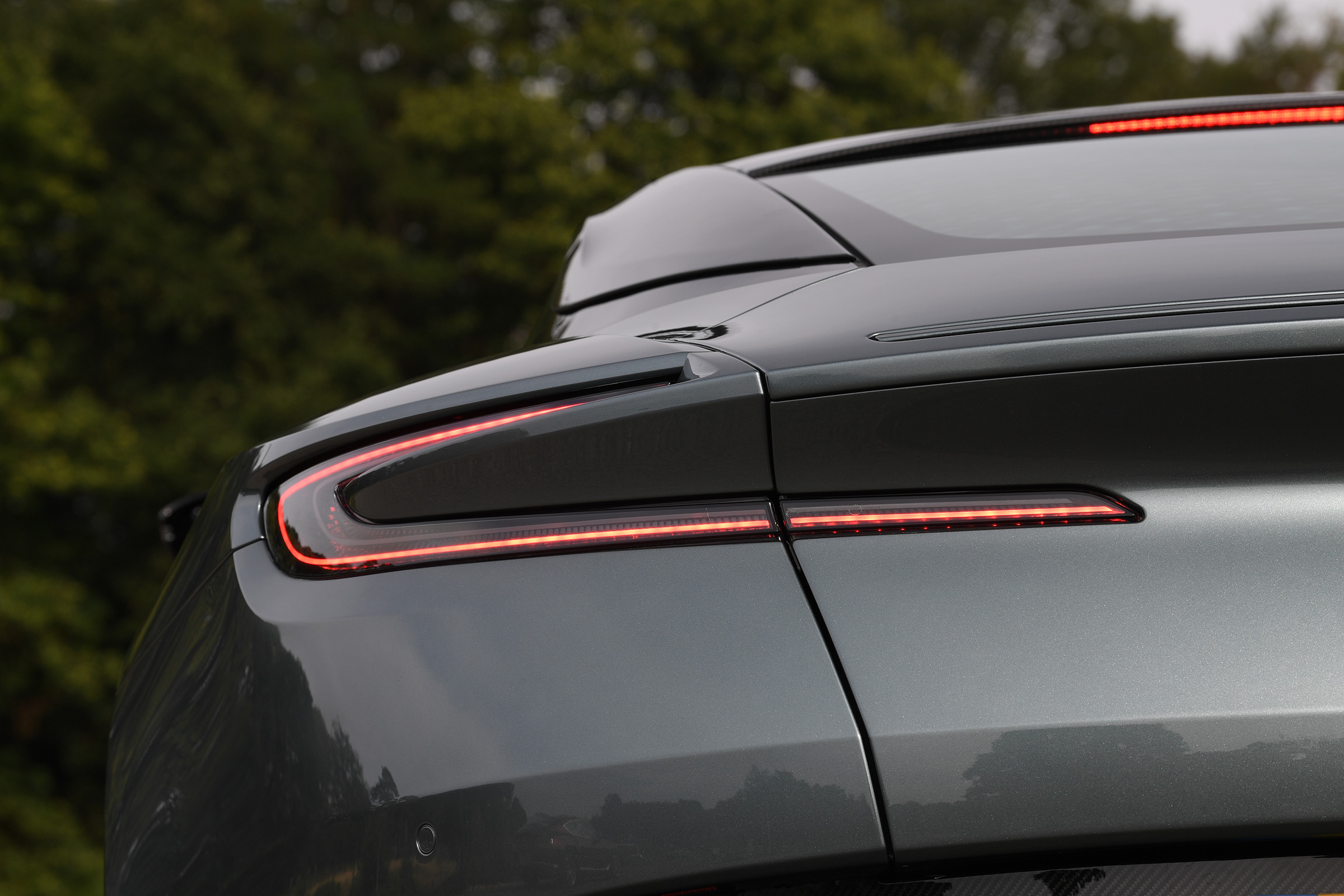 Aston Martin DB11 AMR  - rearlights
