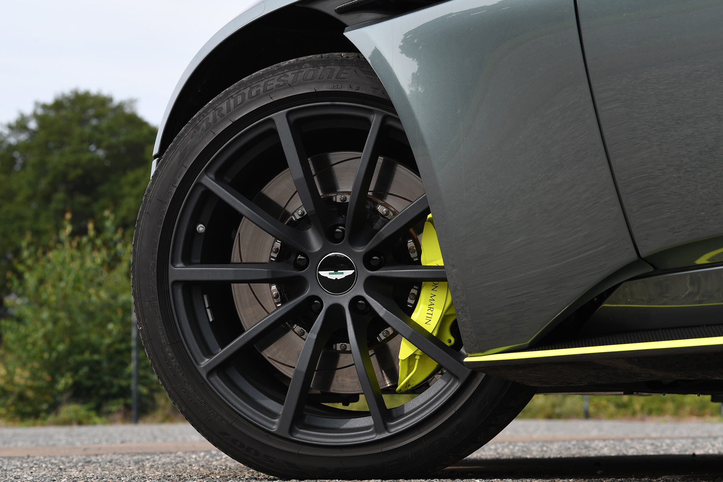 Aston Martin DB11 AMR  - wheel