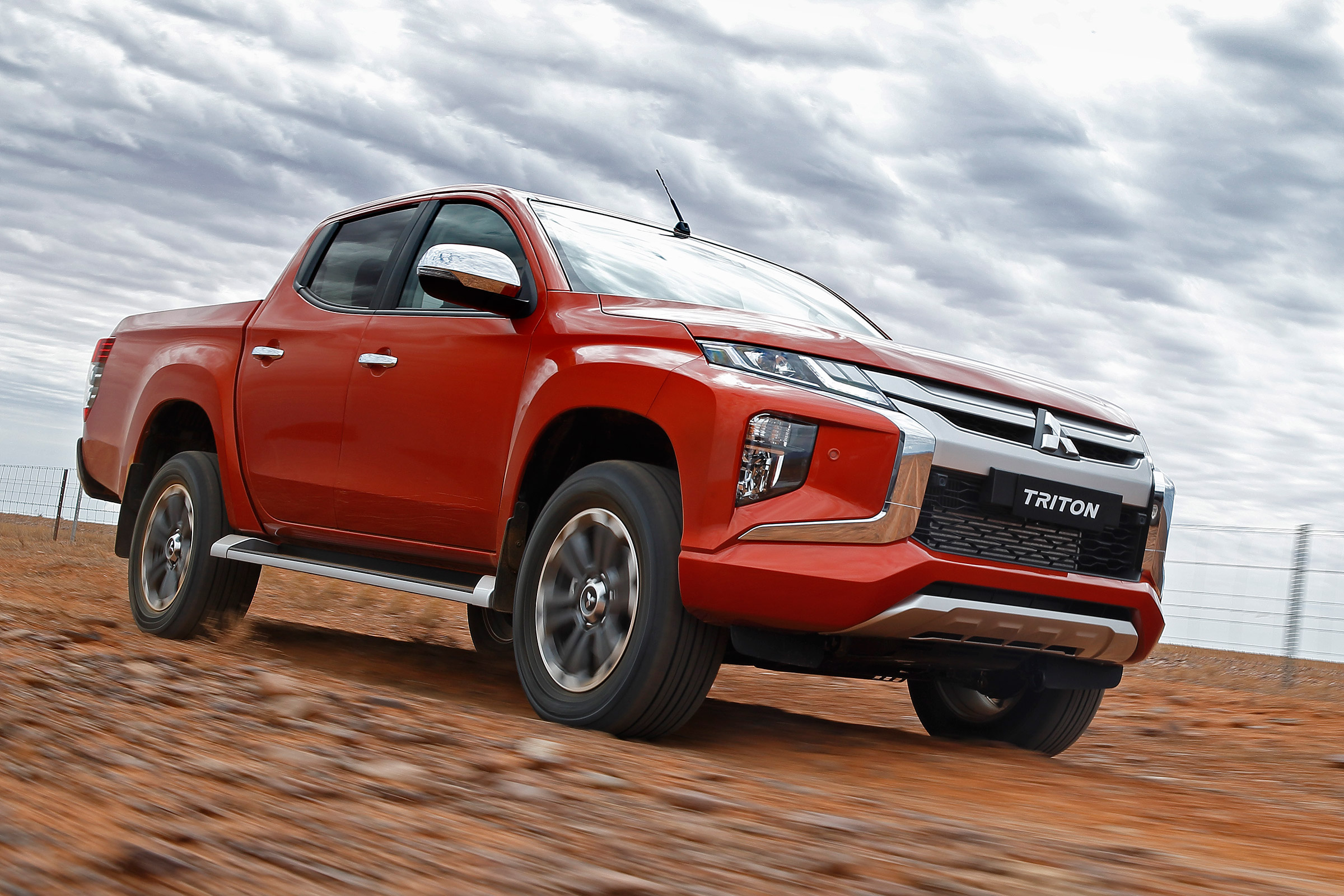 Mitsubishi L200 - front static