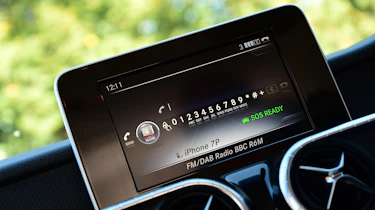 Mercedes X 250 d - infotainment
