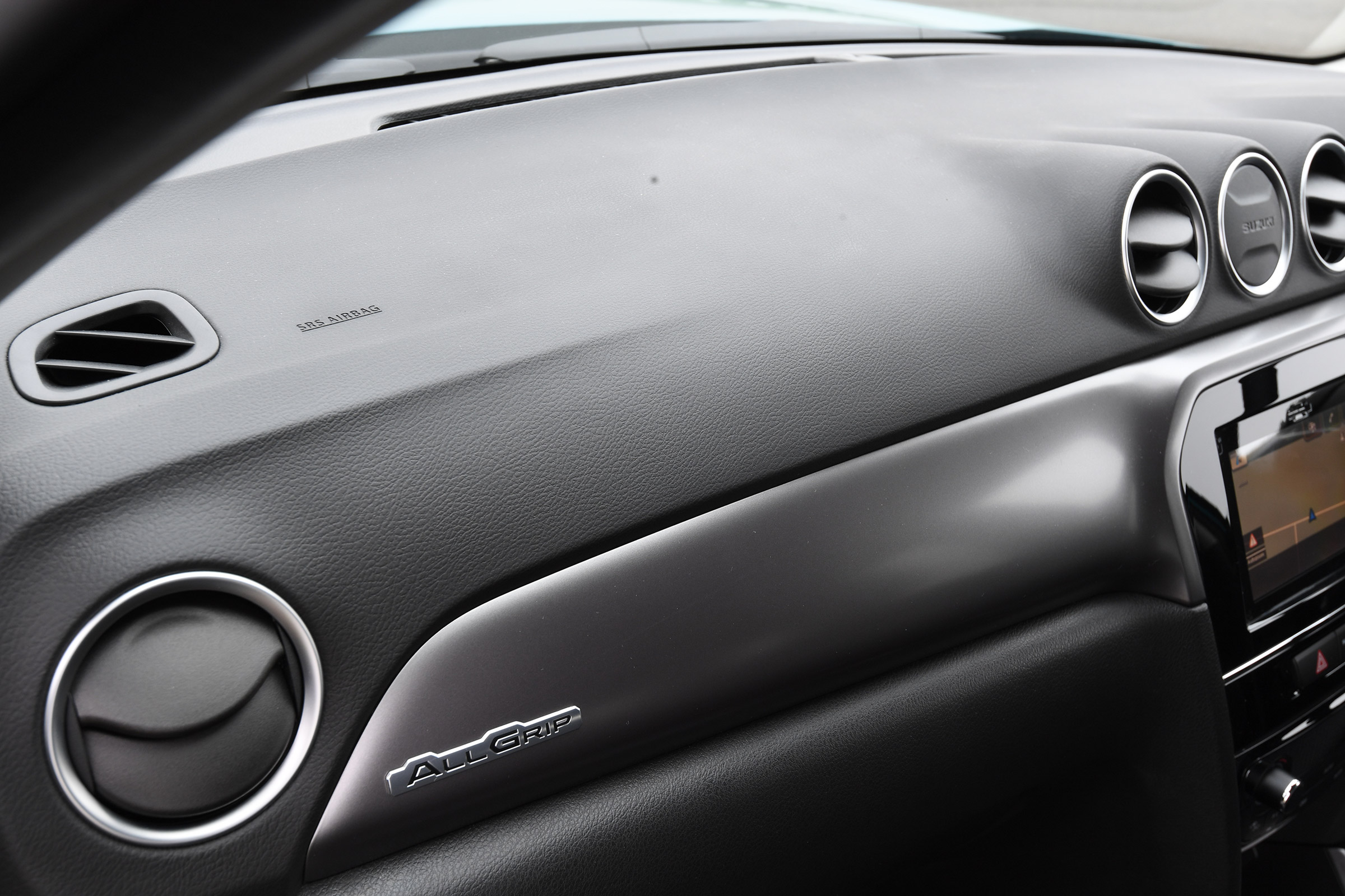 Suzuki Vitara - interior dash
