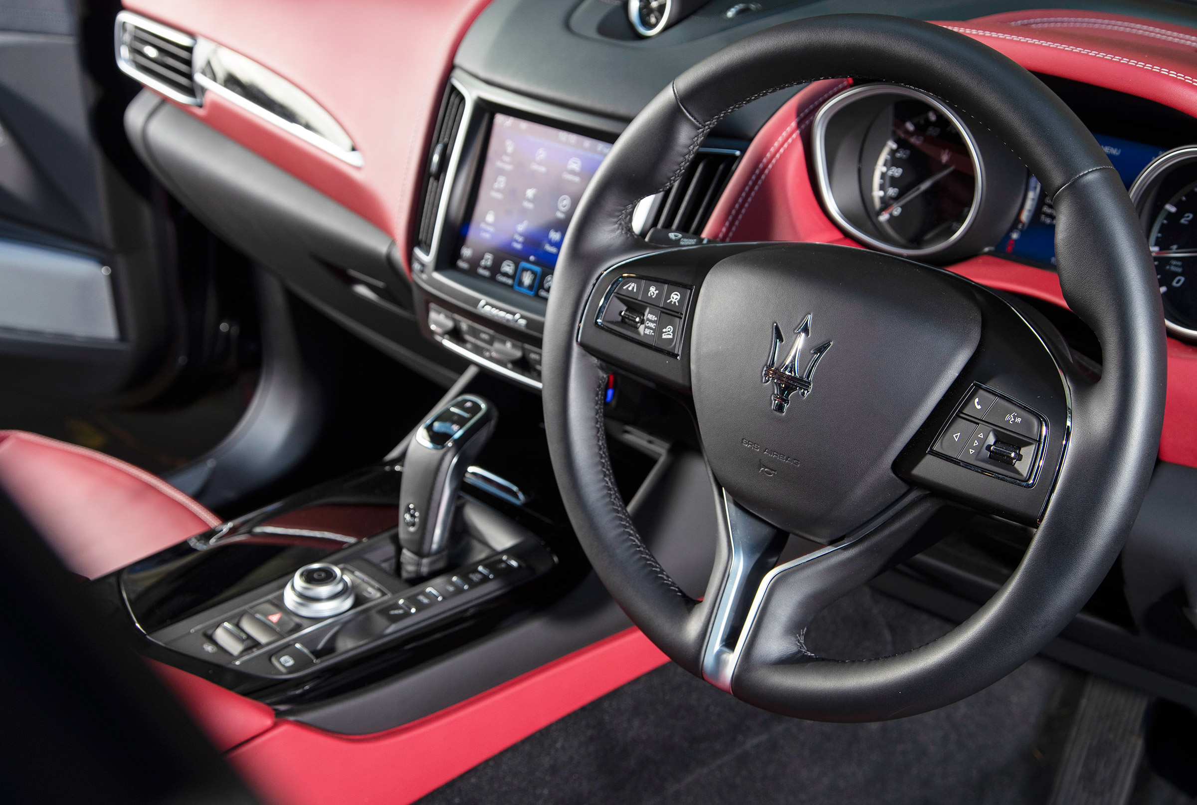 Maserati Levante GranLusso - cabin