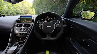 Aston Martin DB11 AMR - interior