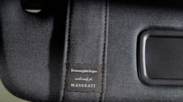 Maserati Levante GranLusso - sun visor