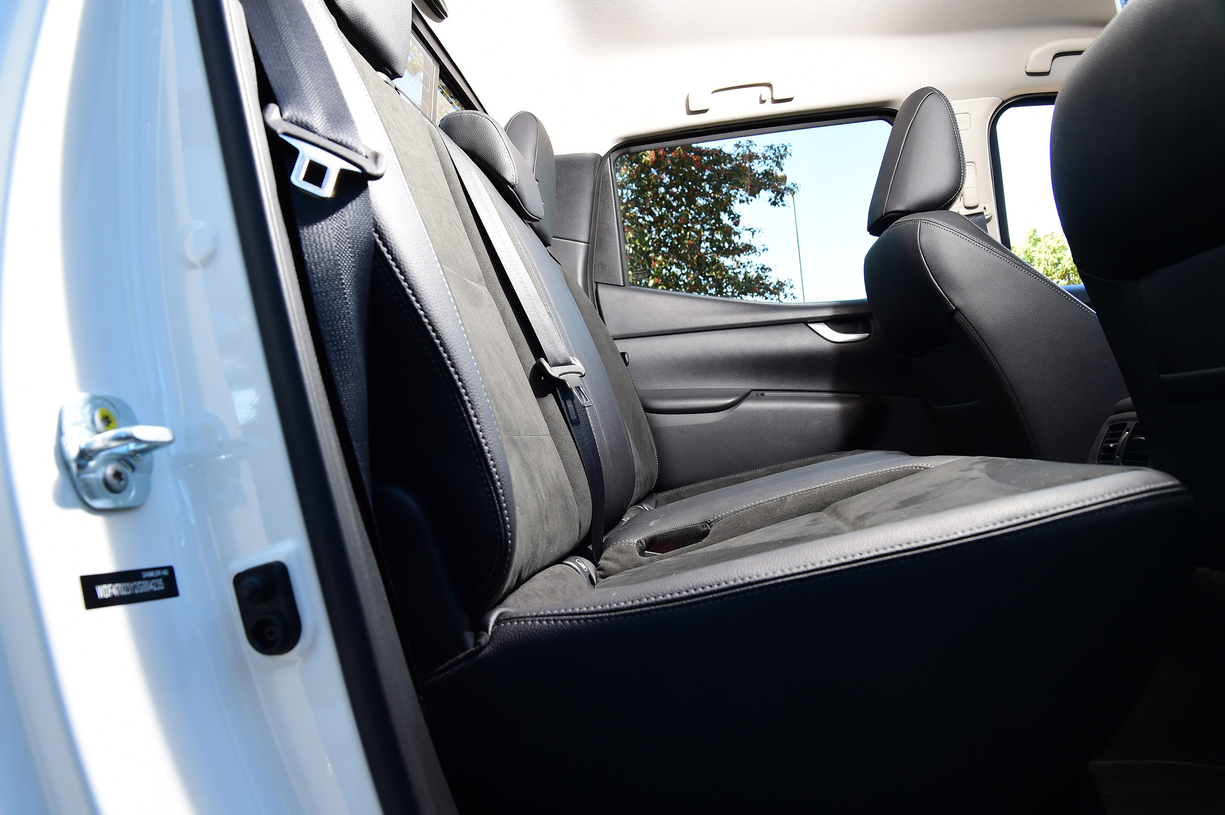 Mercedes X 250 d - rear seats
