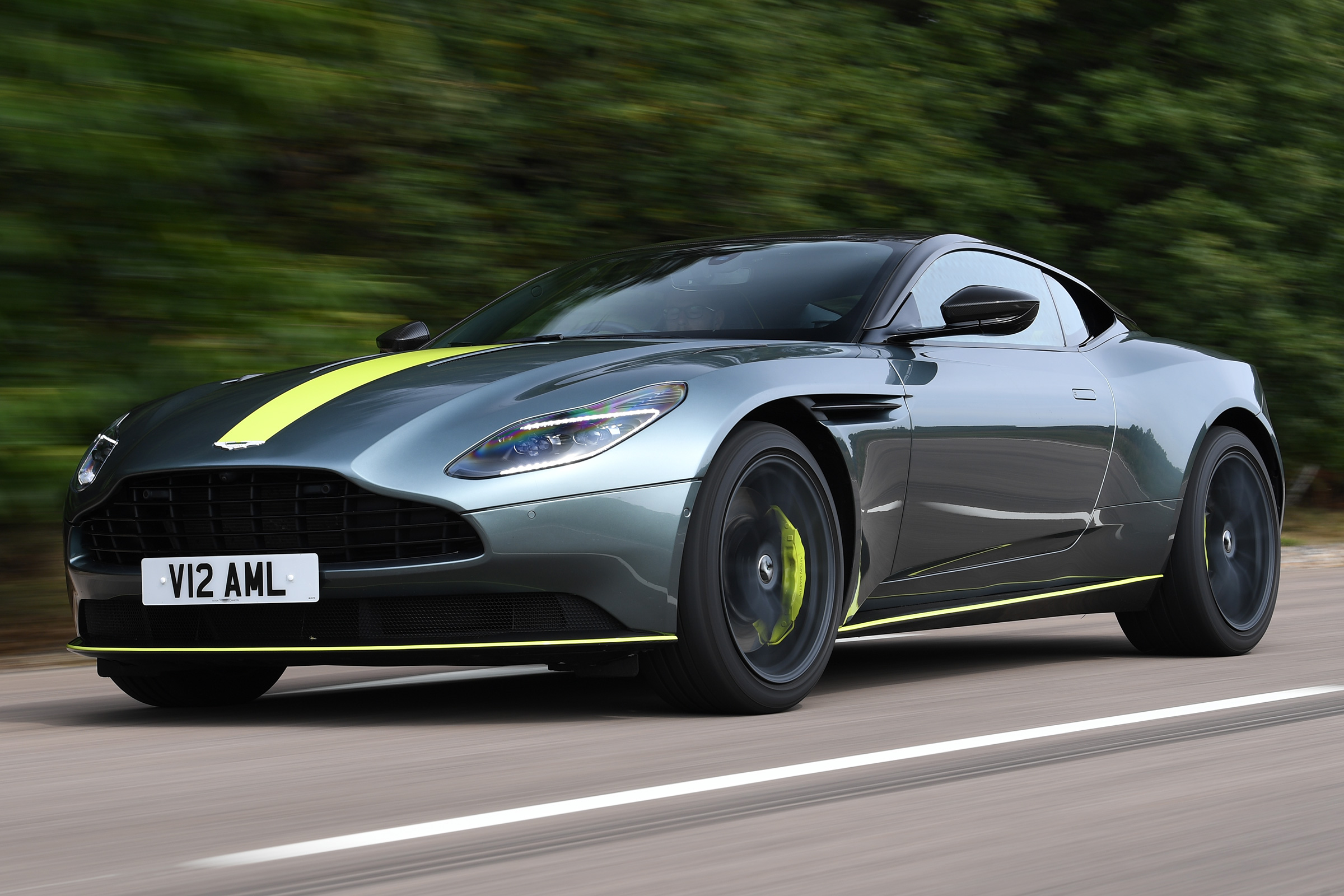 Aston Martin DB11 AMR  - front tracking