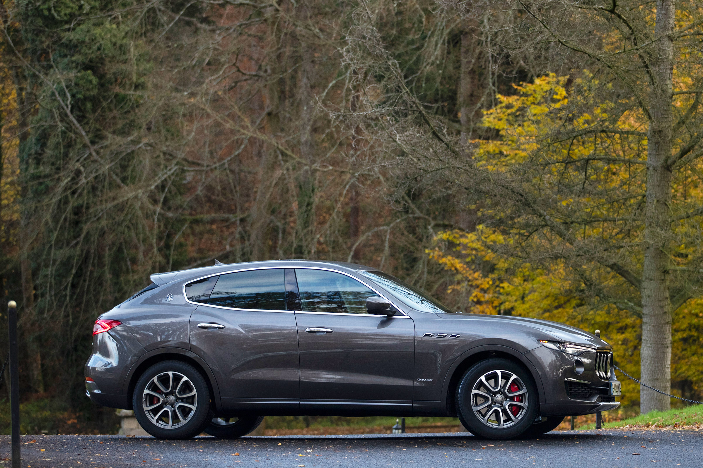 Maserati Levante GranLusso - side