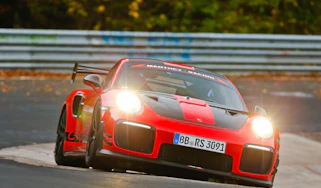 Porsche 911 GT2 RS MR front carousel