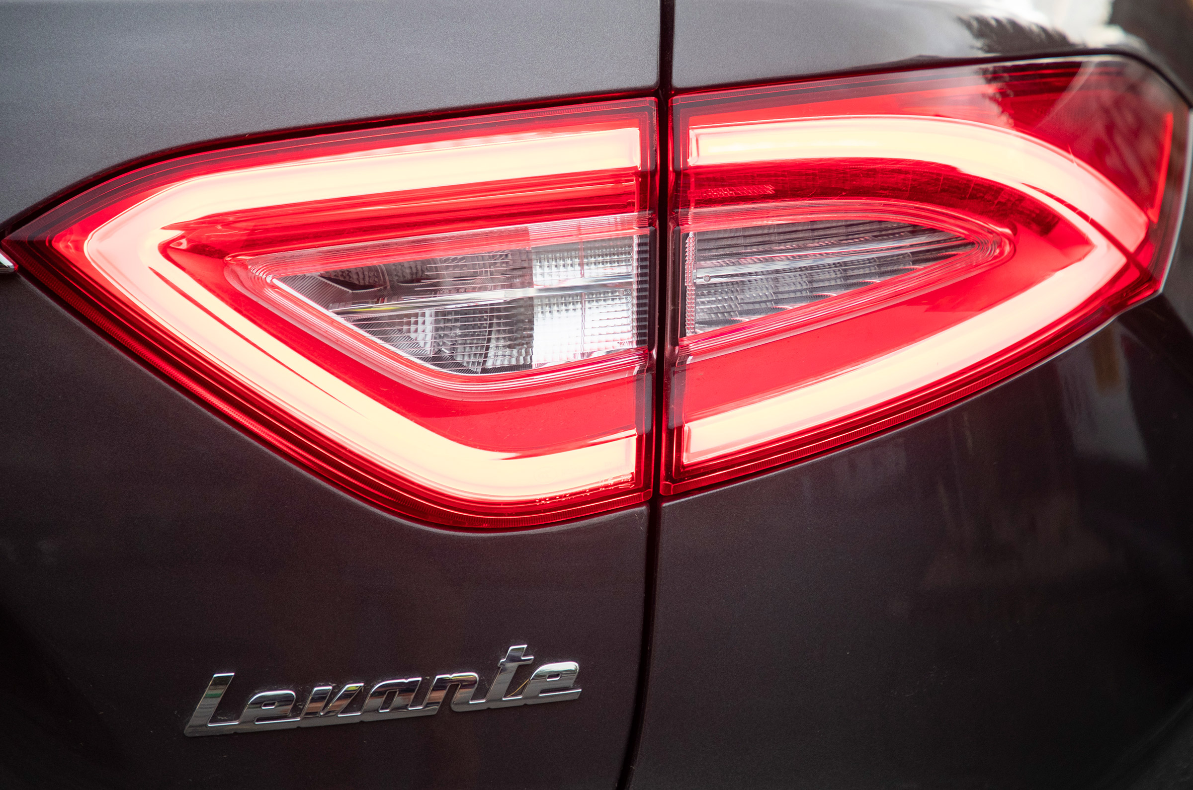 Maserati Levante GranLusso - rear light