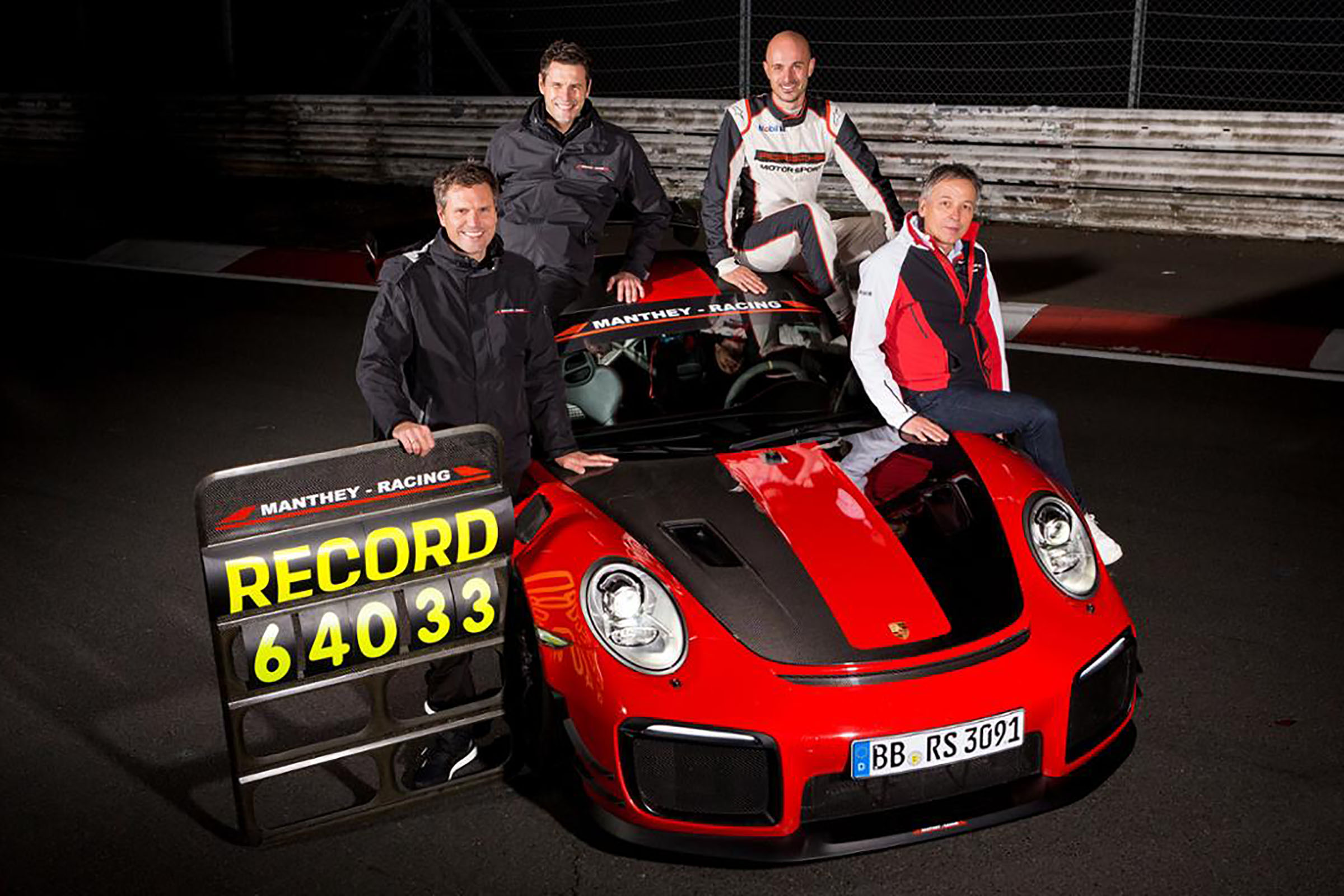 Porsche 911 GT2 RS MR record