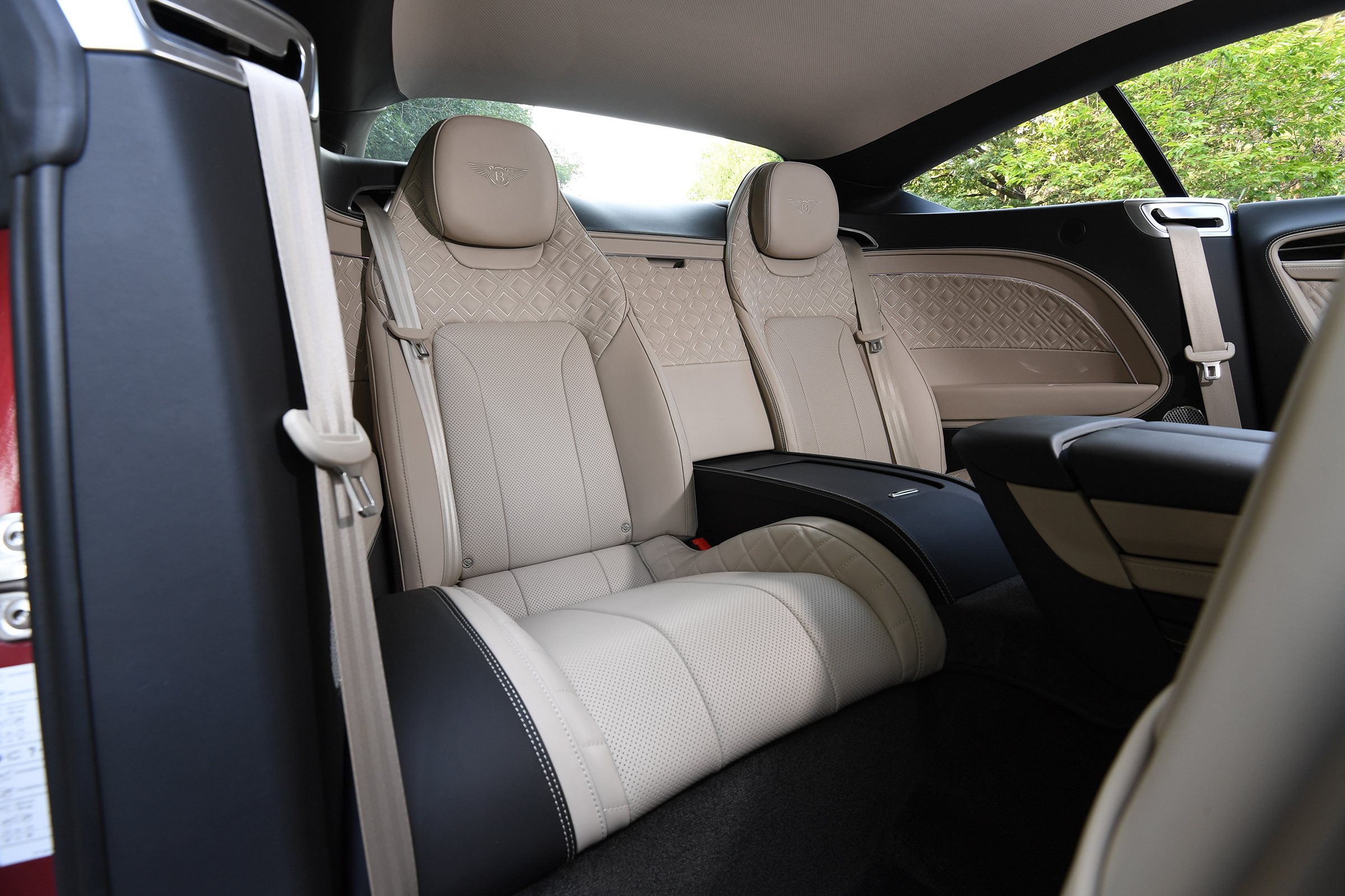 Bentley Continental GT - rear seats 