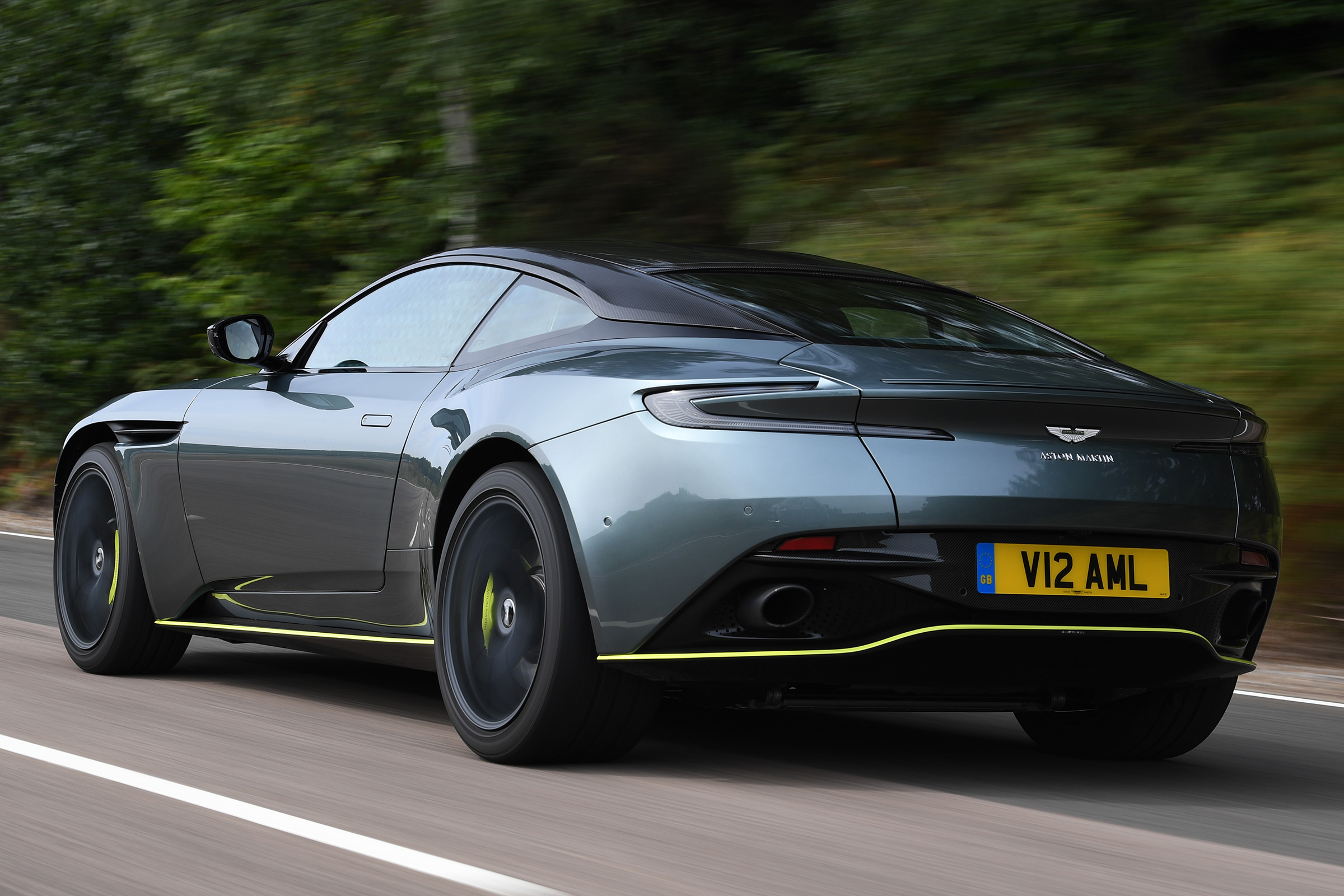 Aston Martin DB11 AMR - rear tracking
