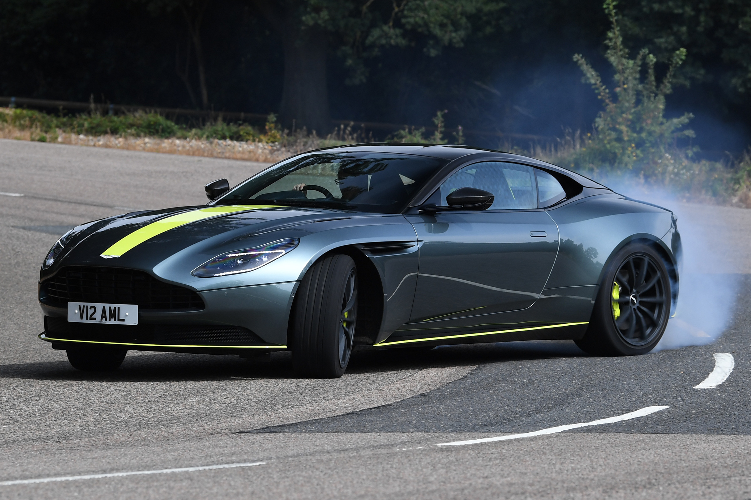 Aston Martin DB11 AMR - powerslide