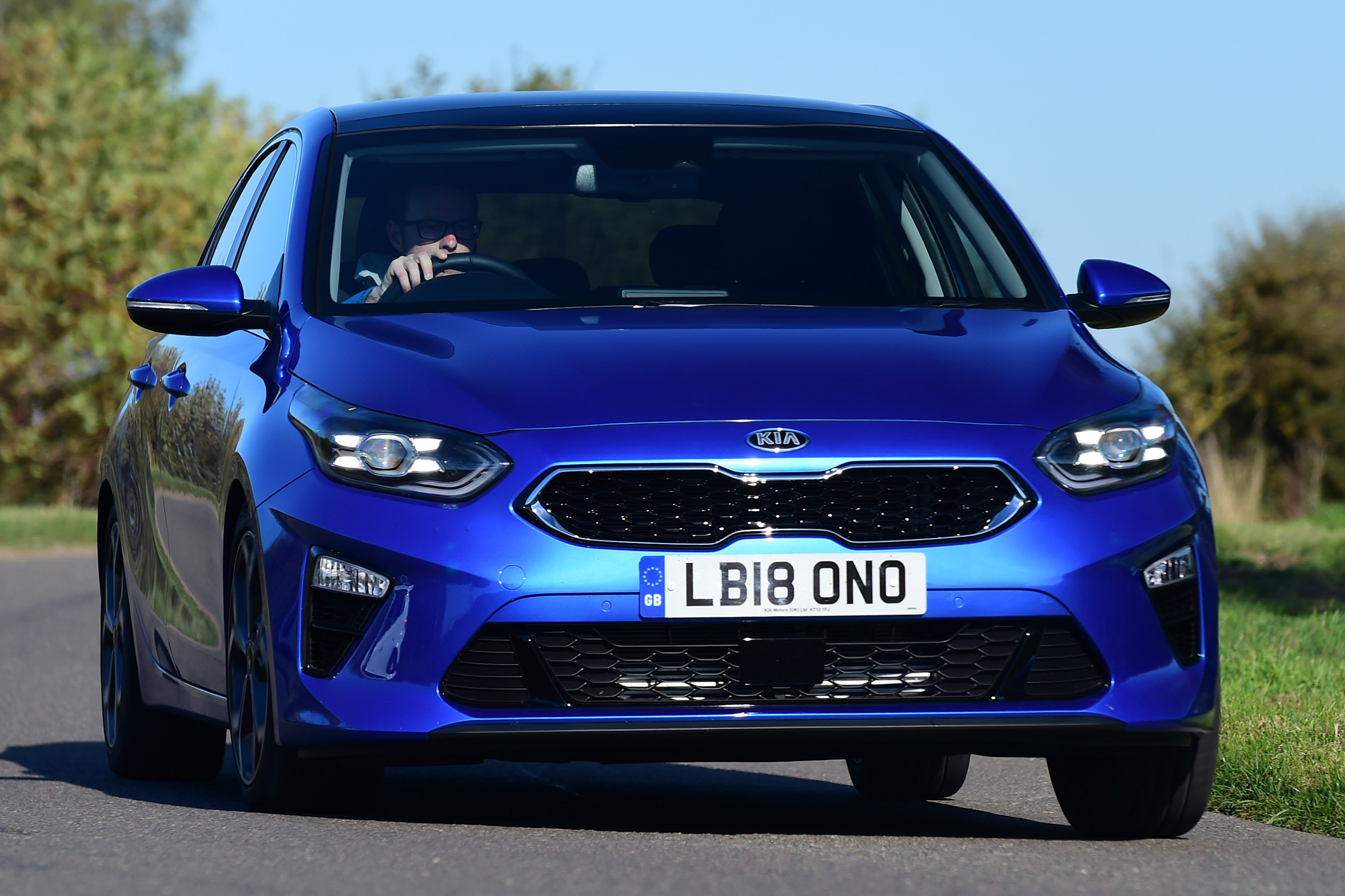kia ceed driving front