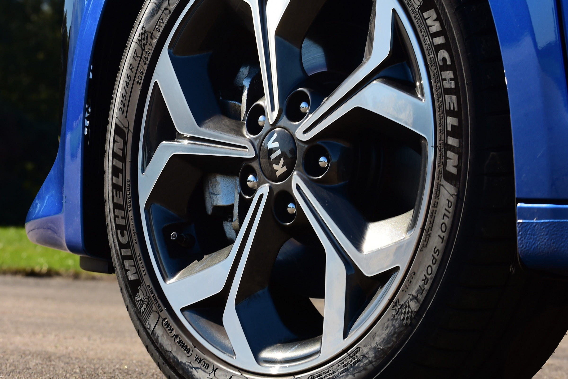 kia ceed alloy wheel