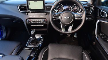 kia ceed interior