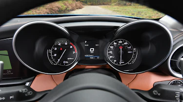 alfa romeo giulia dash
