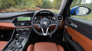 alfa romeo giulia interior