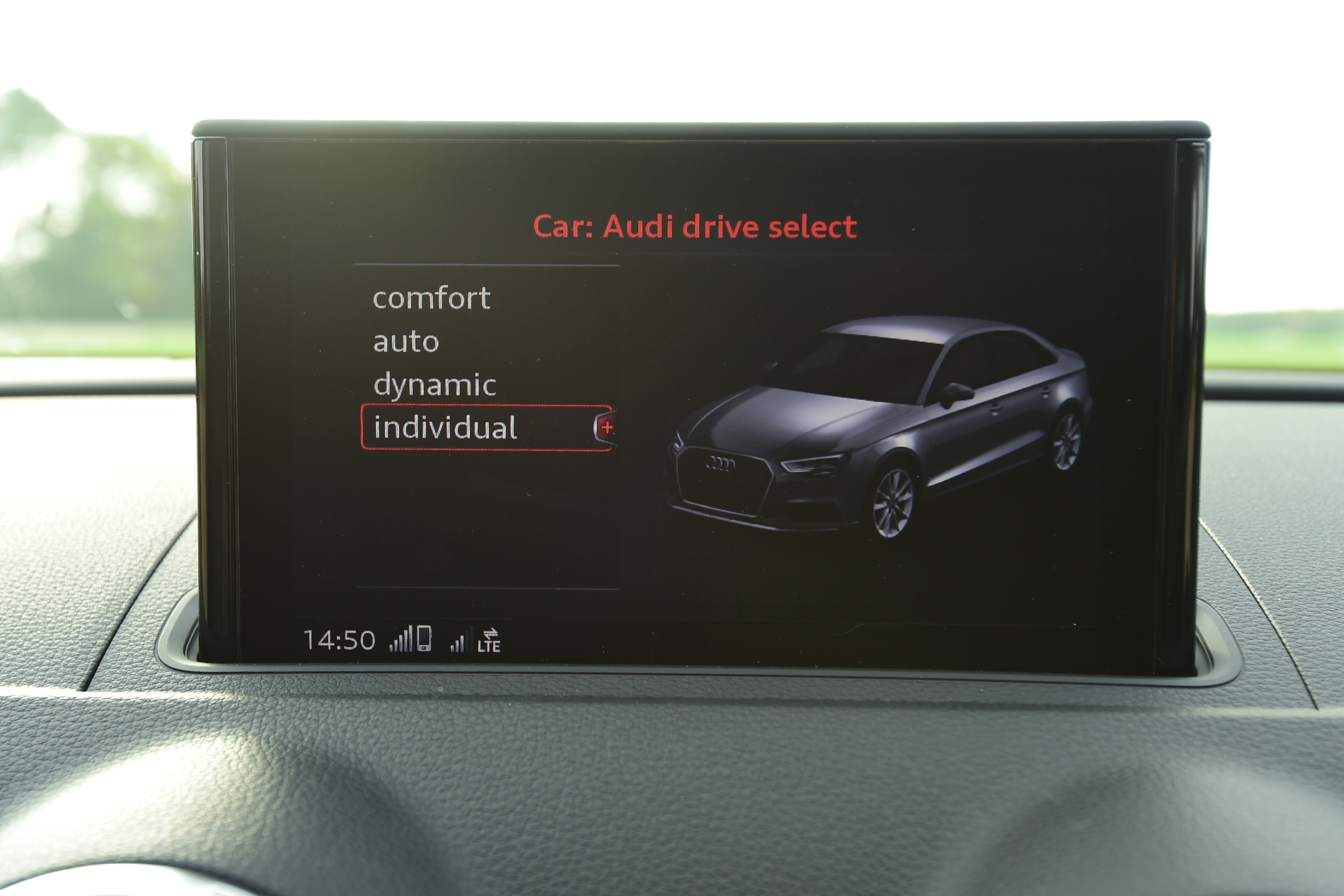 audi rs 3 saloon infotainment