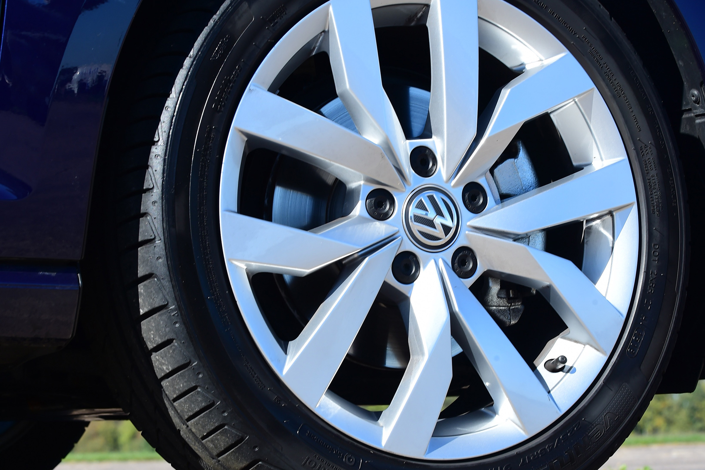 vw golf alloy wheel