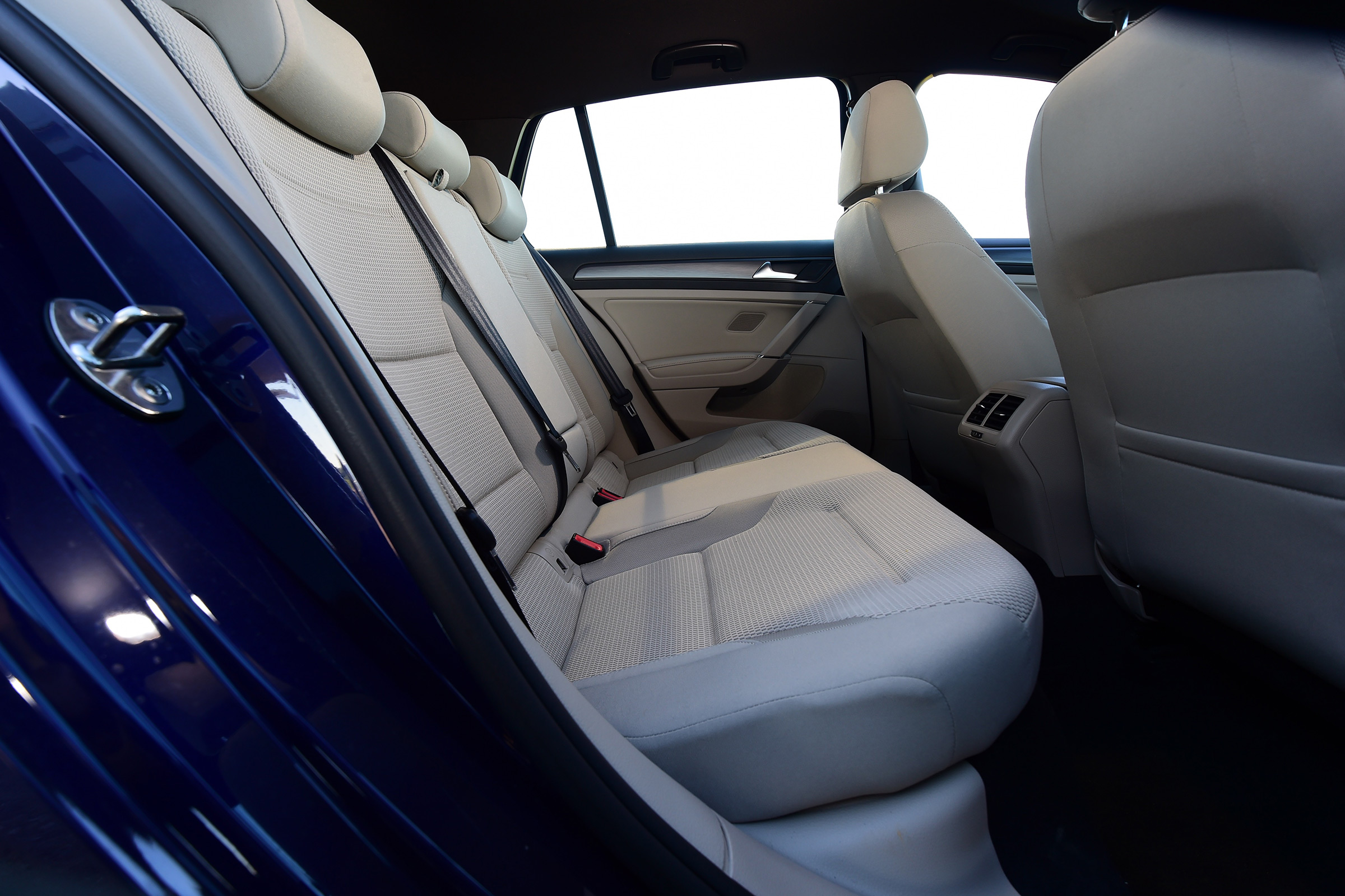 vw golf mk7 rear seats legroom