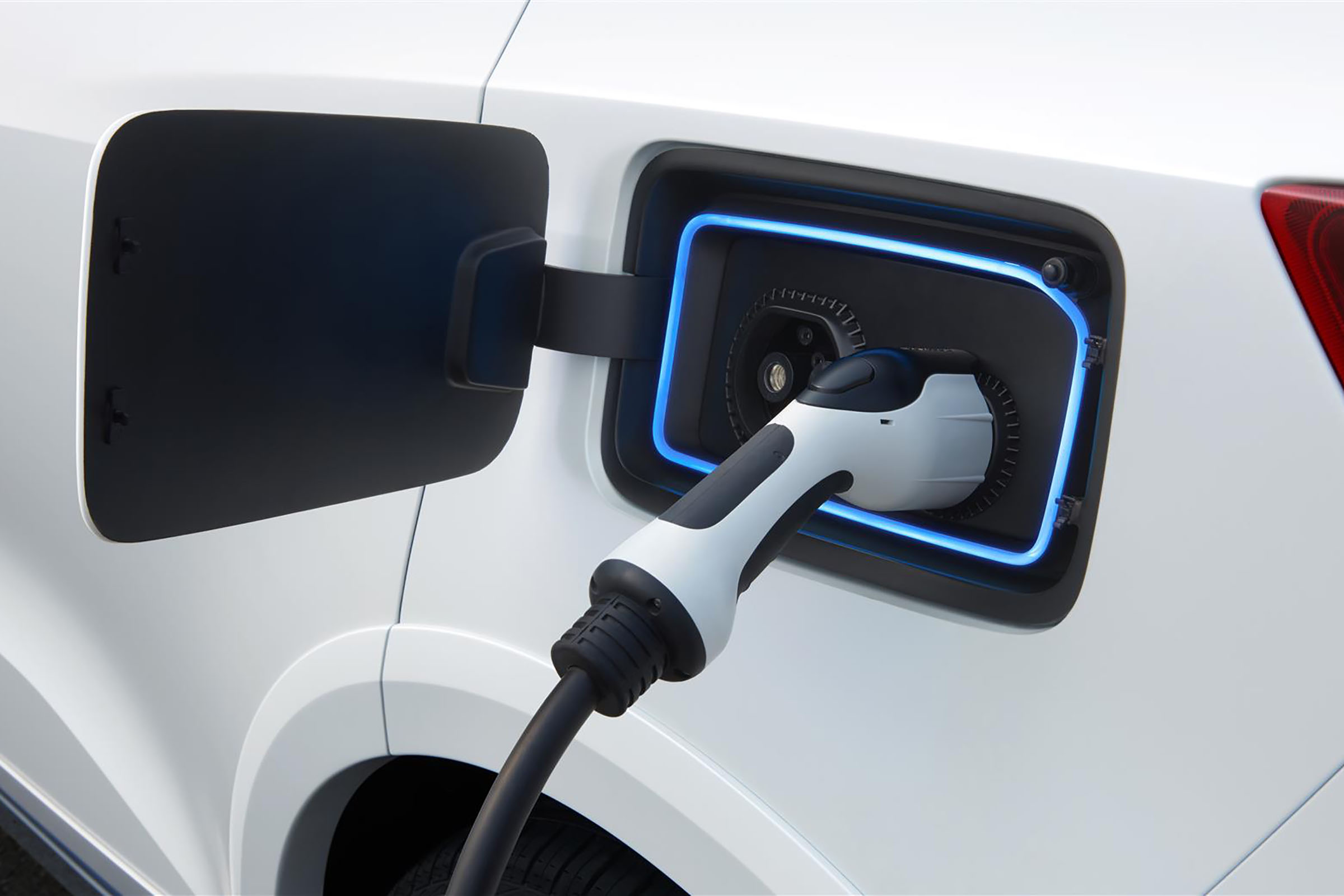Borgward BXi7 charge port