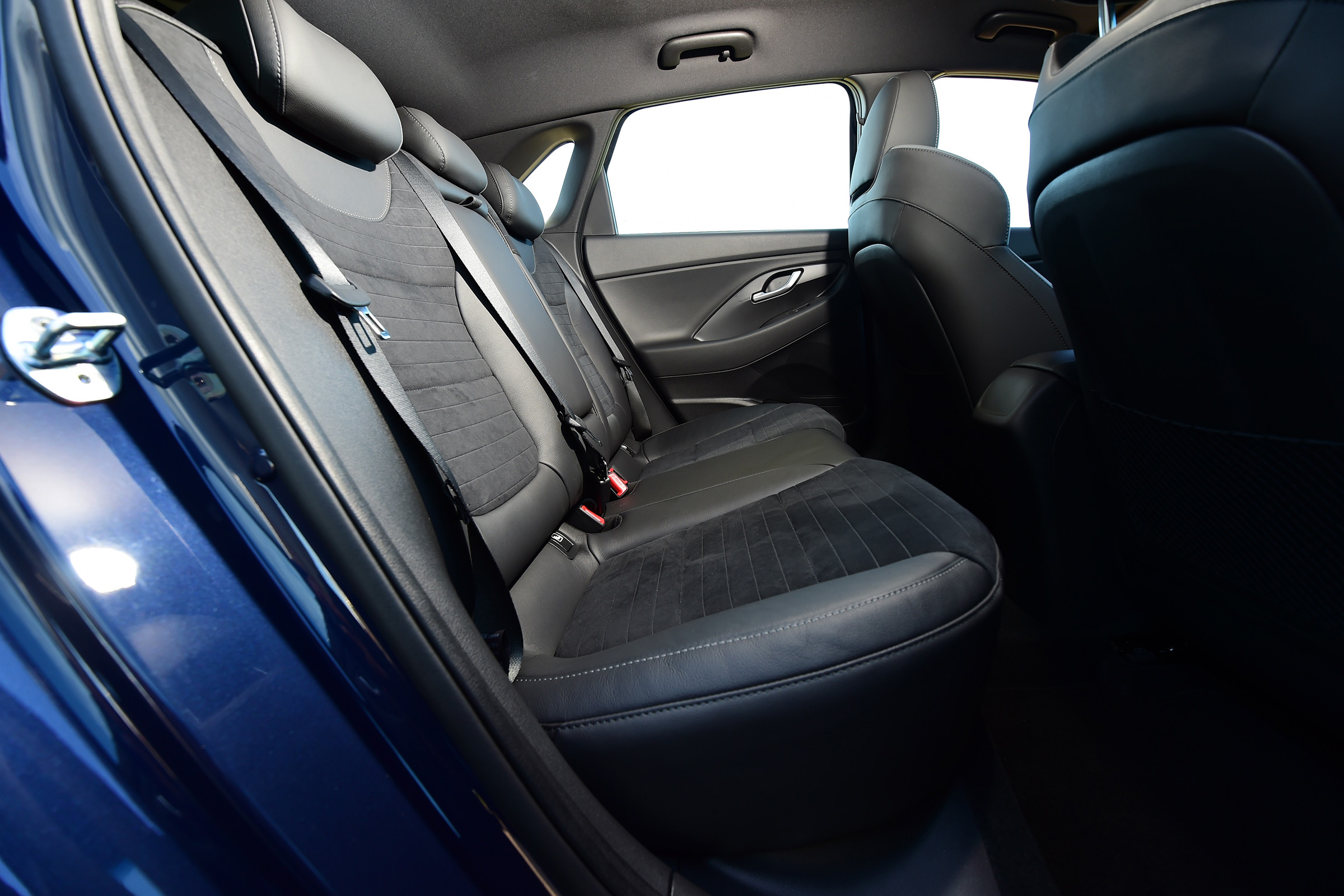 hyundai i30 rear seat legroom