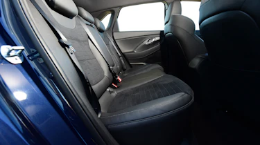 hyundai i30 rear seat legroom