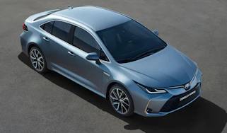Toyota Corolla Saloon - front