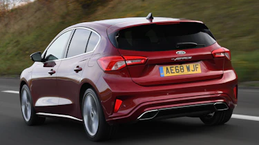 Ford Focus Vignale - rear tracking